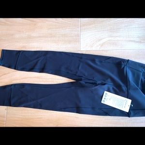 Lululemon In Movement 25” Size 4 Black - NEW